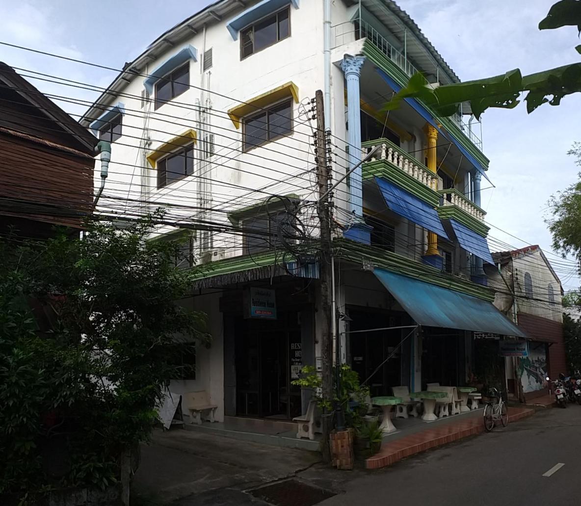 Residence House Трат Екстер'єр фото