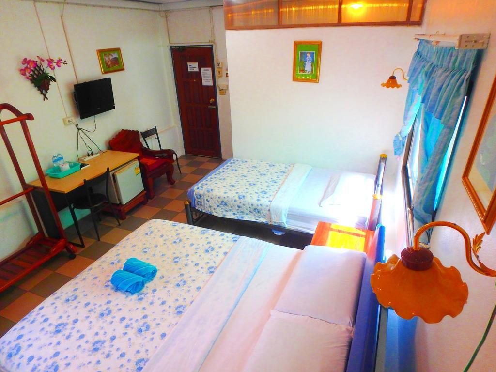 Residence House Трат Екстер'єр фото