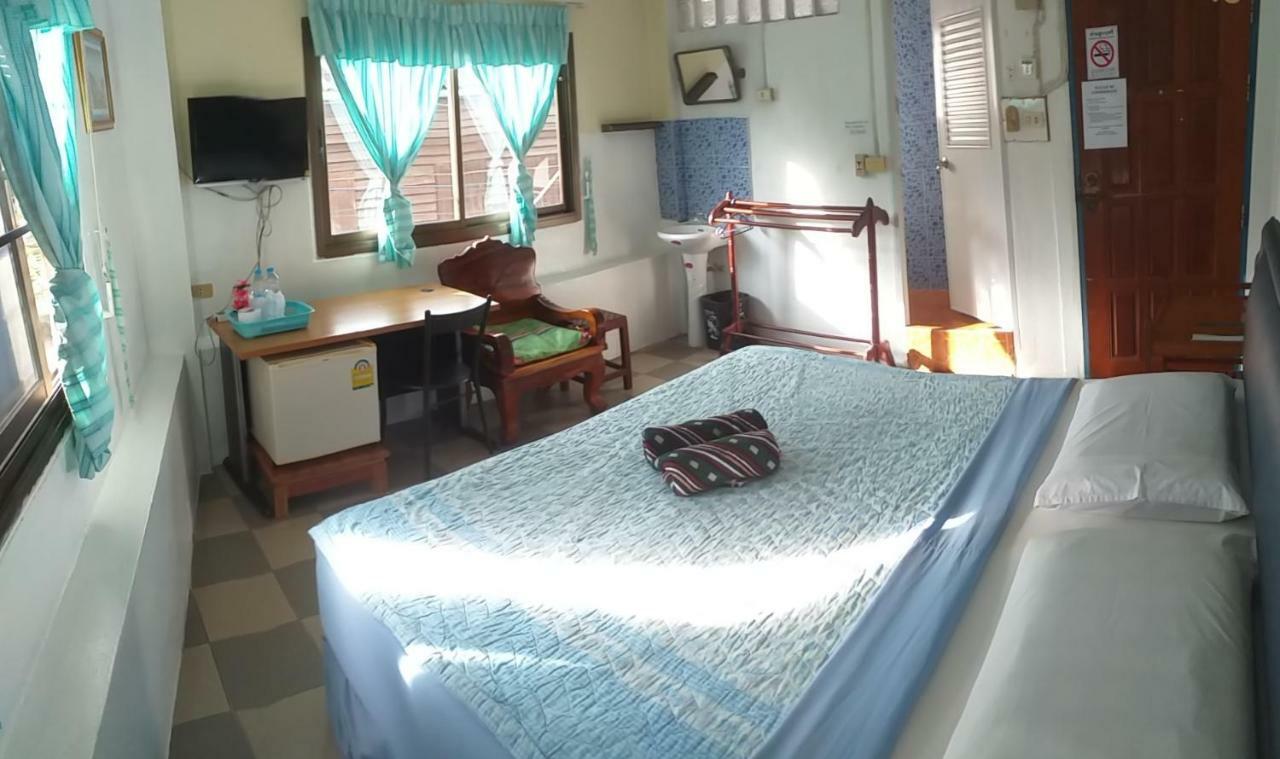 Residence House Трат Екстер'єр фото